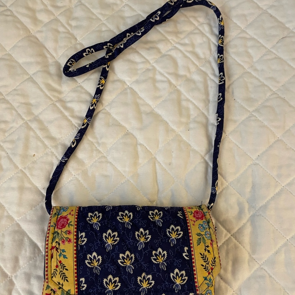 Retired Vera Bradley Trifold wallet/wallet on a string - Maison Blue print